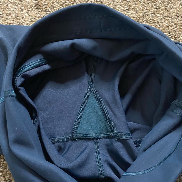 Lululemon size 6 graphic leggings - Picture 7 of 9